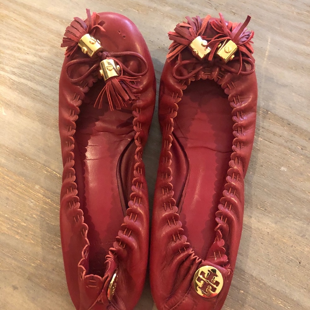 Tory Burch Reese Leather Tassel Flats size 7